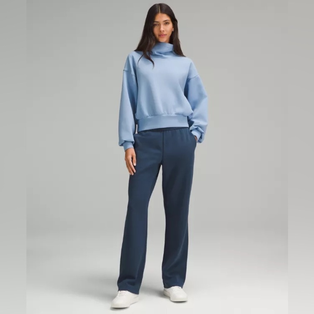 Lululemon Full Flourish Pullover size 6 Blue Willow BLWL